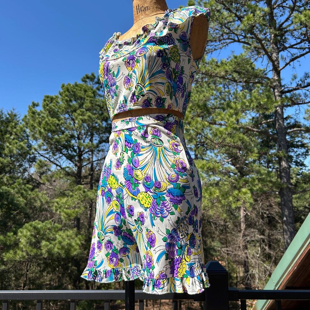 Vintage 60s does 40s Ruffled Novelty Print Playsuit Tap Shorts Crop Top Set XS S
